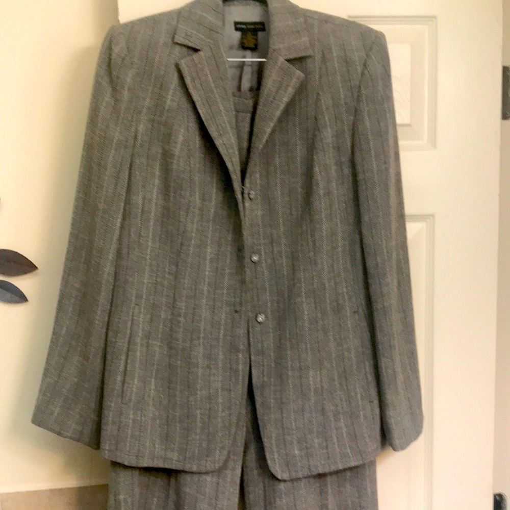 Pants suit.
